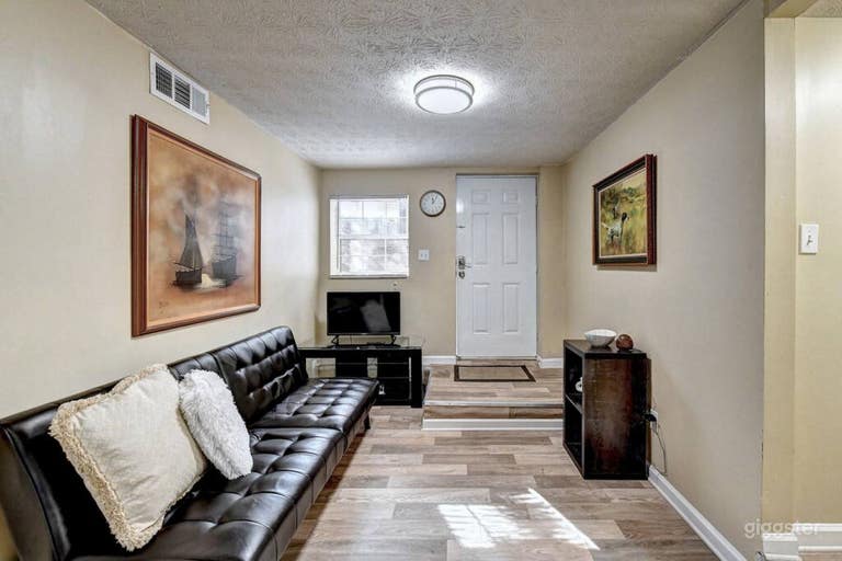  Exquisite 5 Bedroom Home 