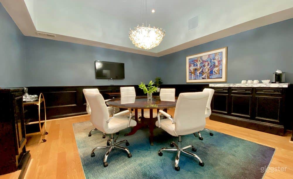 Well-equipped Meeting Room in Los Angeles Photo 1
