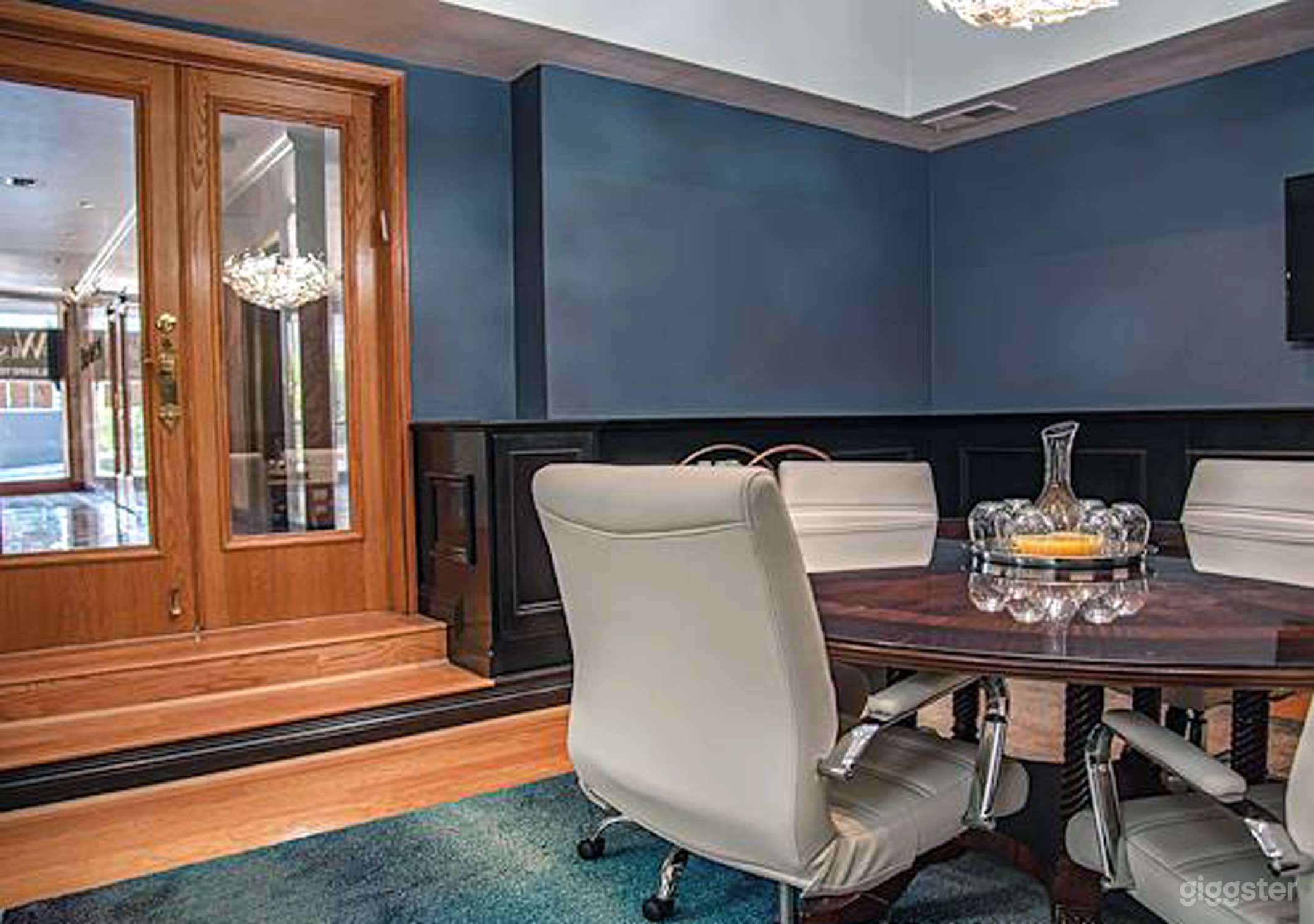 Well-equipped Meeting Room in Los Angeles Photo 3