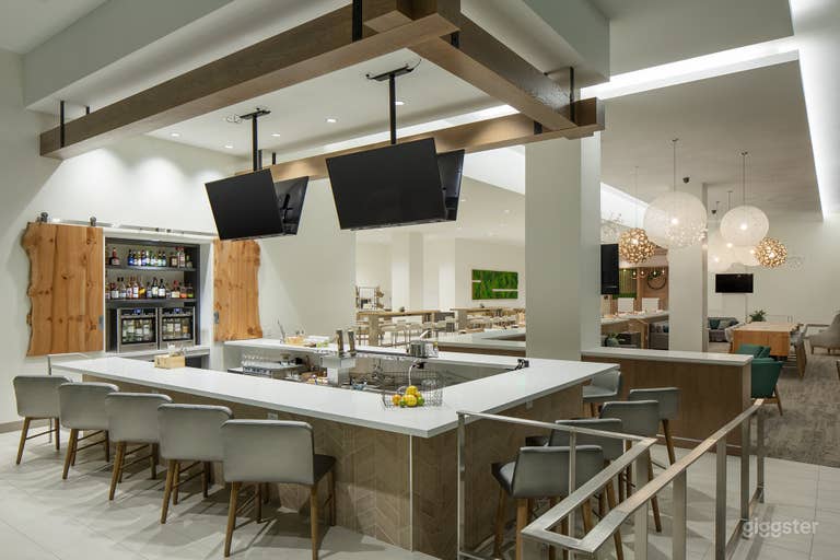  Downtown Spacious Lounge: Find Your Perfect Element 