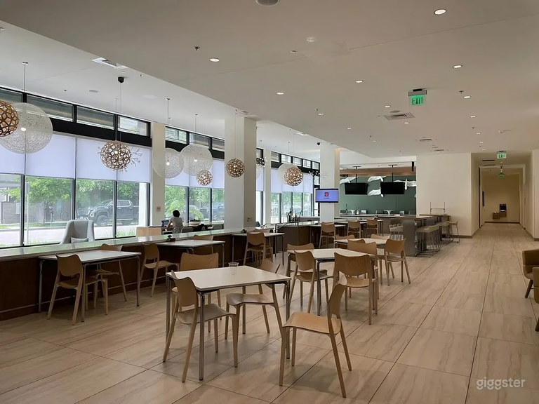  Downtown Spacious Lounge: Find Your Perfect Element 