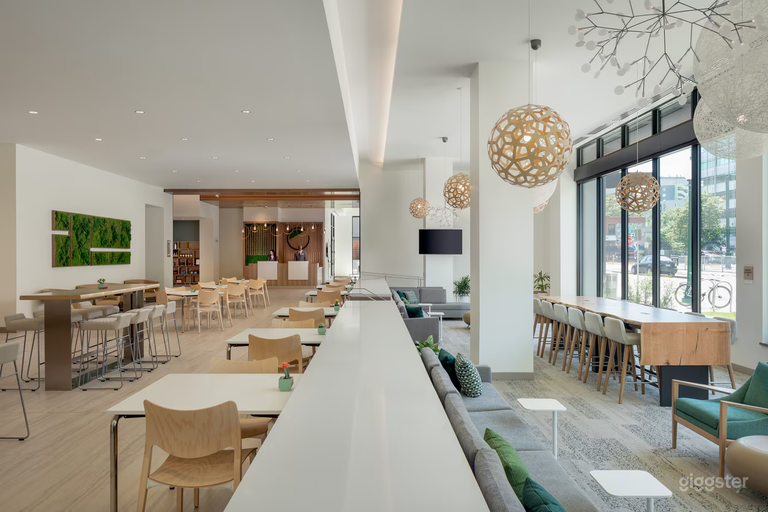  Downtown Spacious Lounge: Find Your Perfect Element 