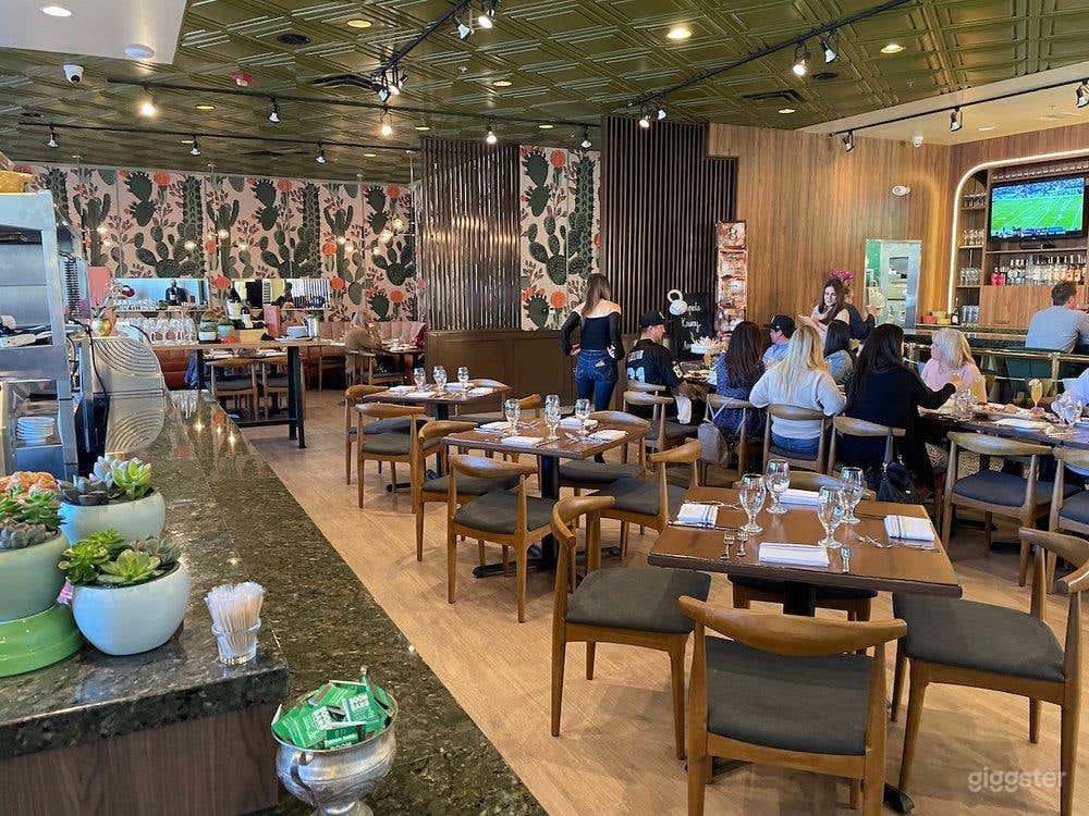 Modern Restaurant and Cocktail Bar in Las Vegas (Entire Venue) Photo 4
