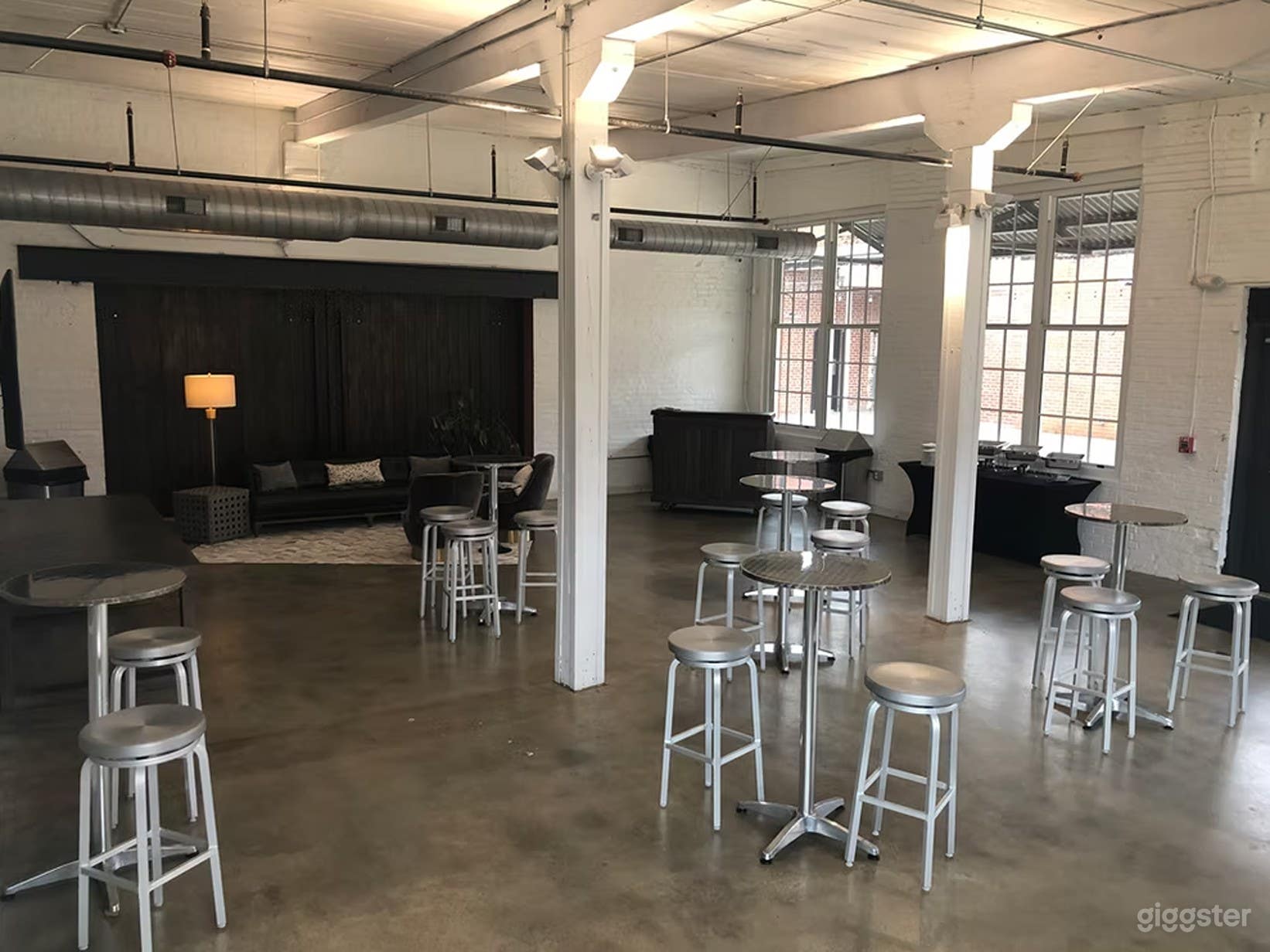 Intimate 800 Sq Ft Event Space Photo 2