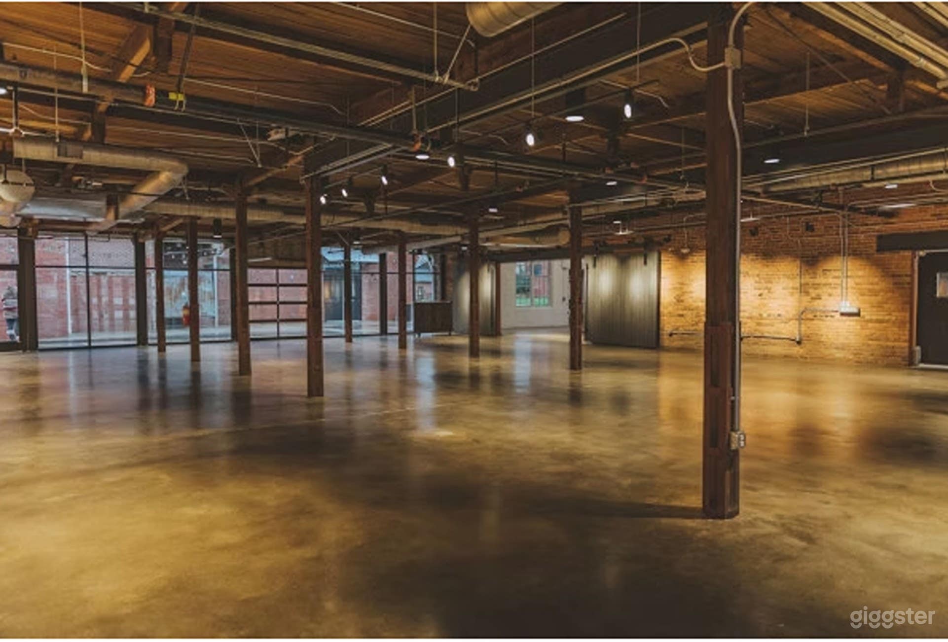 Intimate 800 Sq Ft Event Space Photo 3