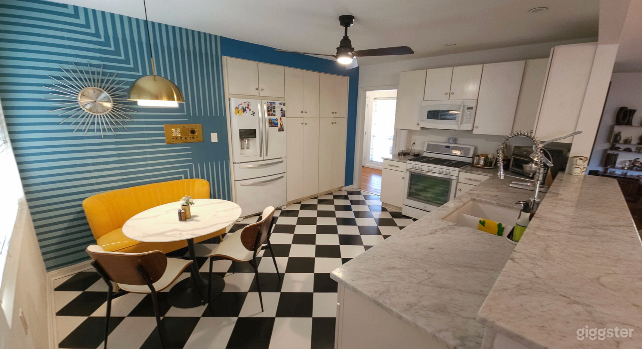 Savannah Midcentury retro home, cocktail pool backyard oasis Photo 4