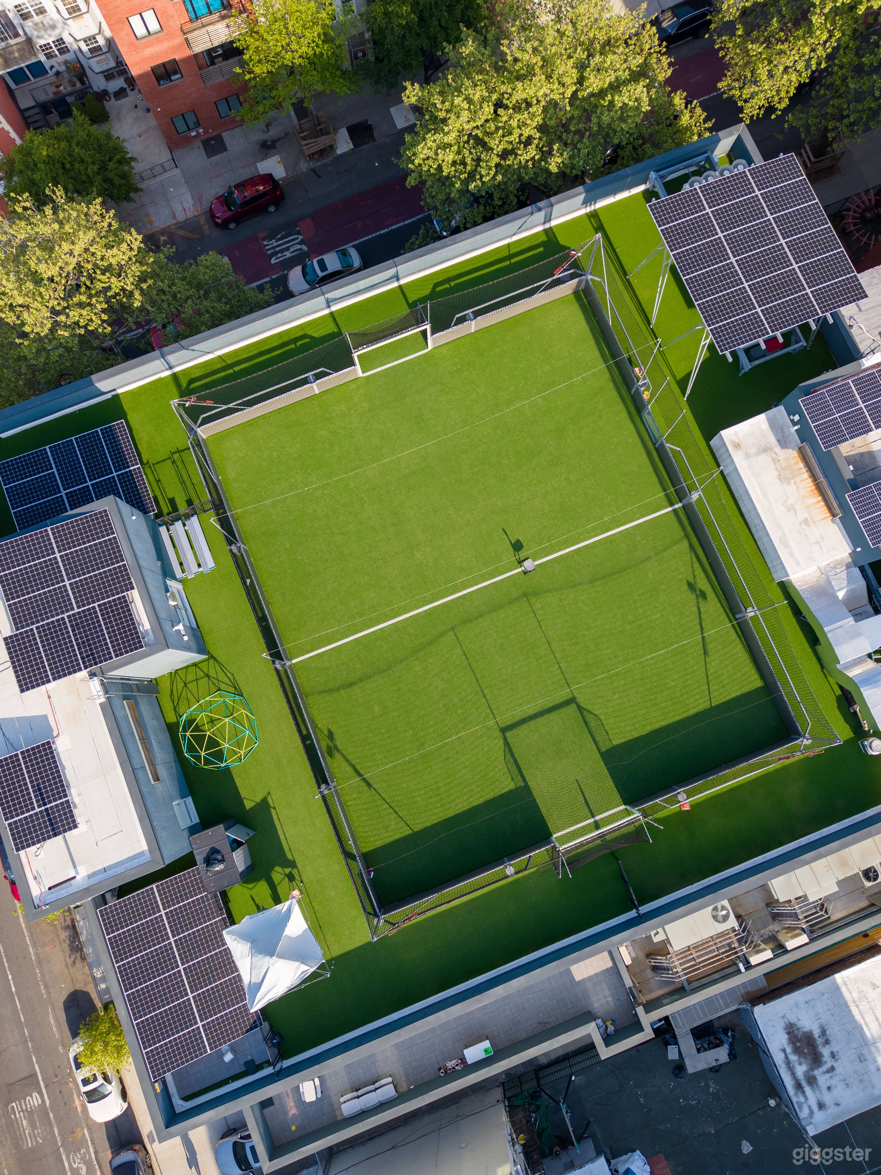 Bright. Vaulted. Built to transform. Photo 4