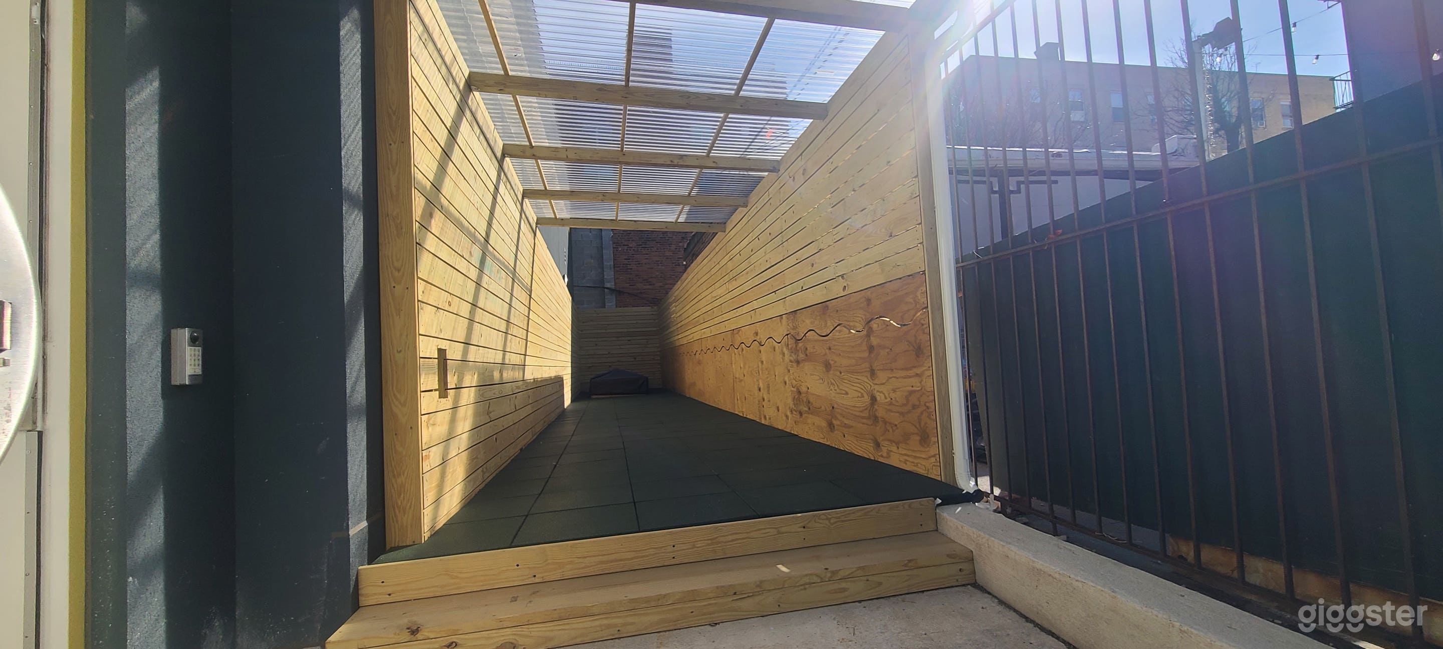 Bright. Vaulted. Built to transform. Photo 2