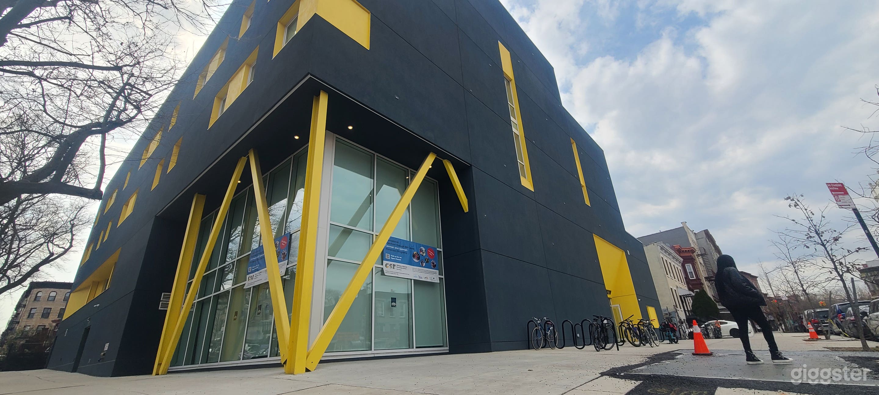 Bright. Vaulted. Built to transform. Photo 1