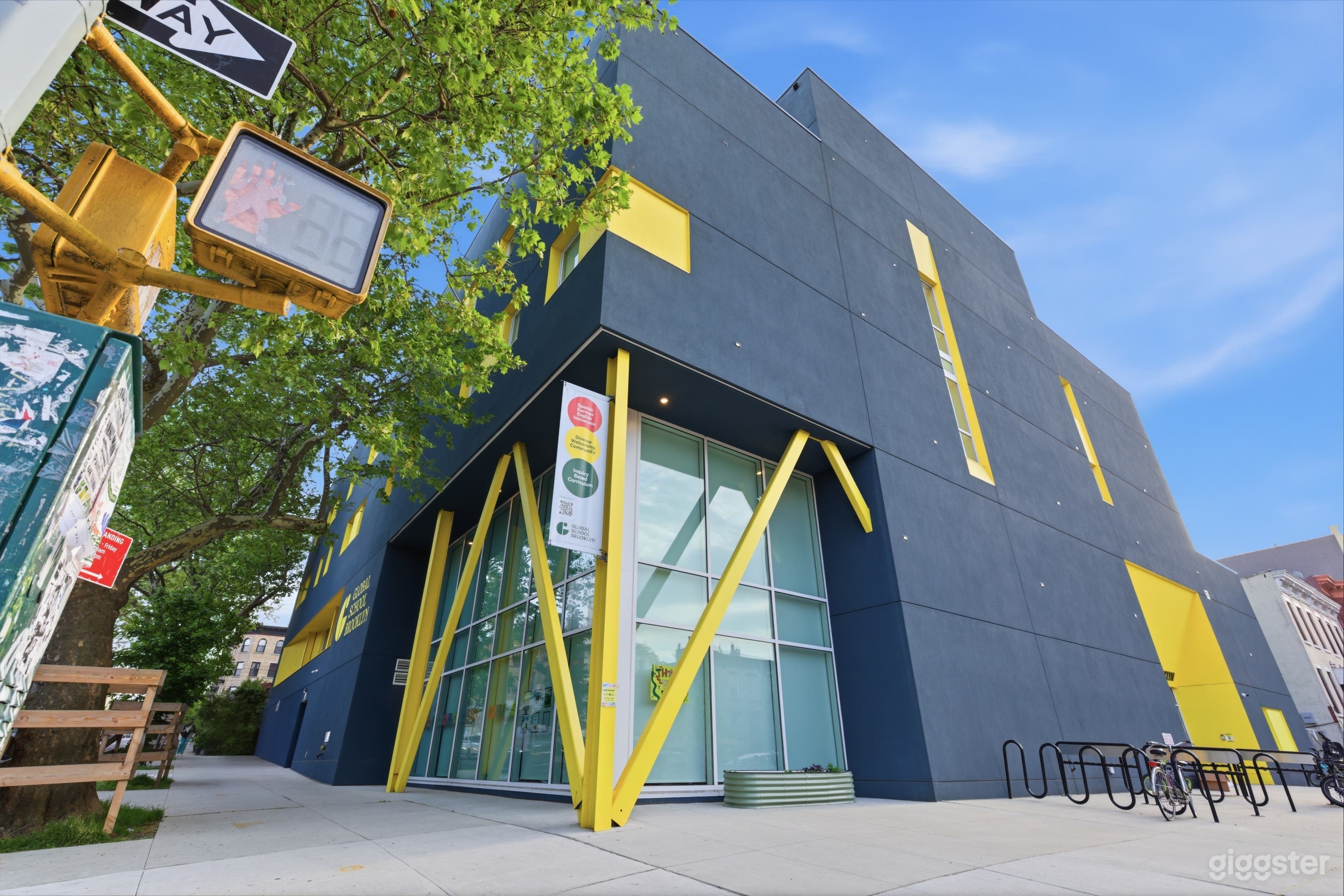 Bright. Vaulted. Built to transform. Photo 1