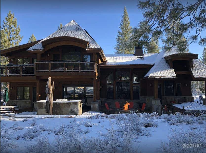 Luxury &amp; Cozy House with Hot Tub in Schaffer's Mill Photo 1