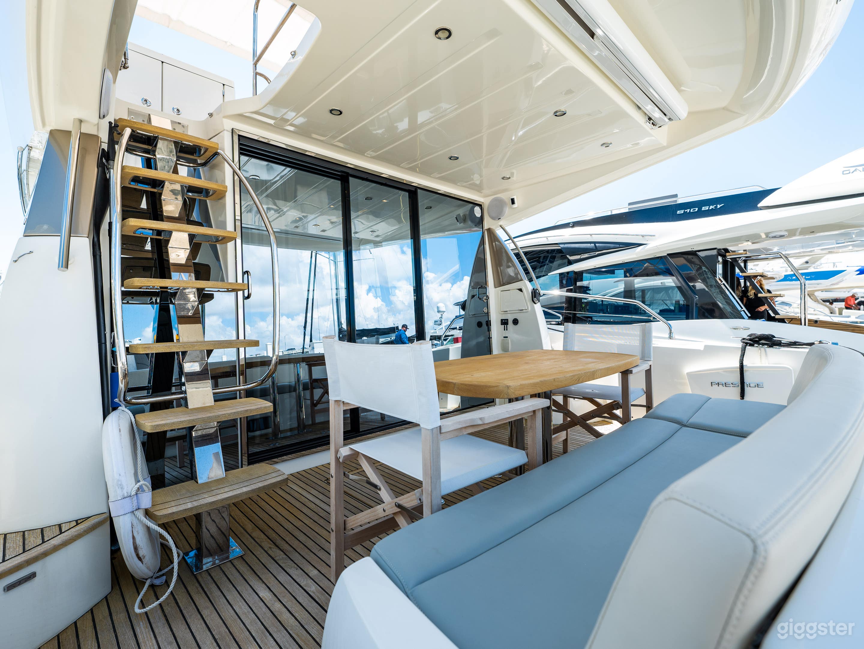 Elegant 52' Prestige Photo 4