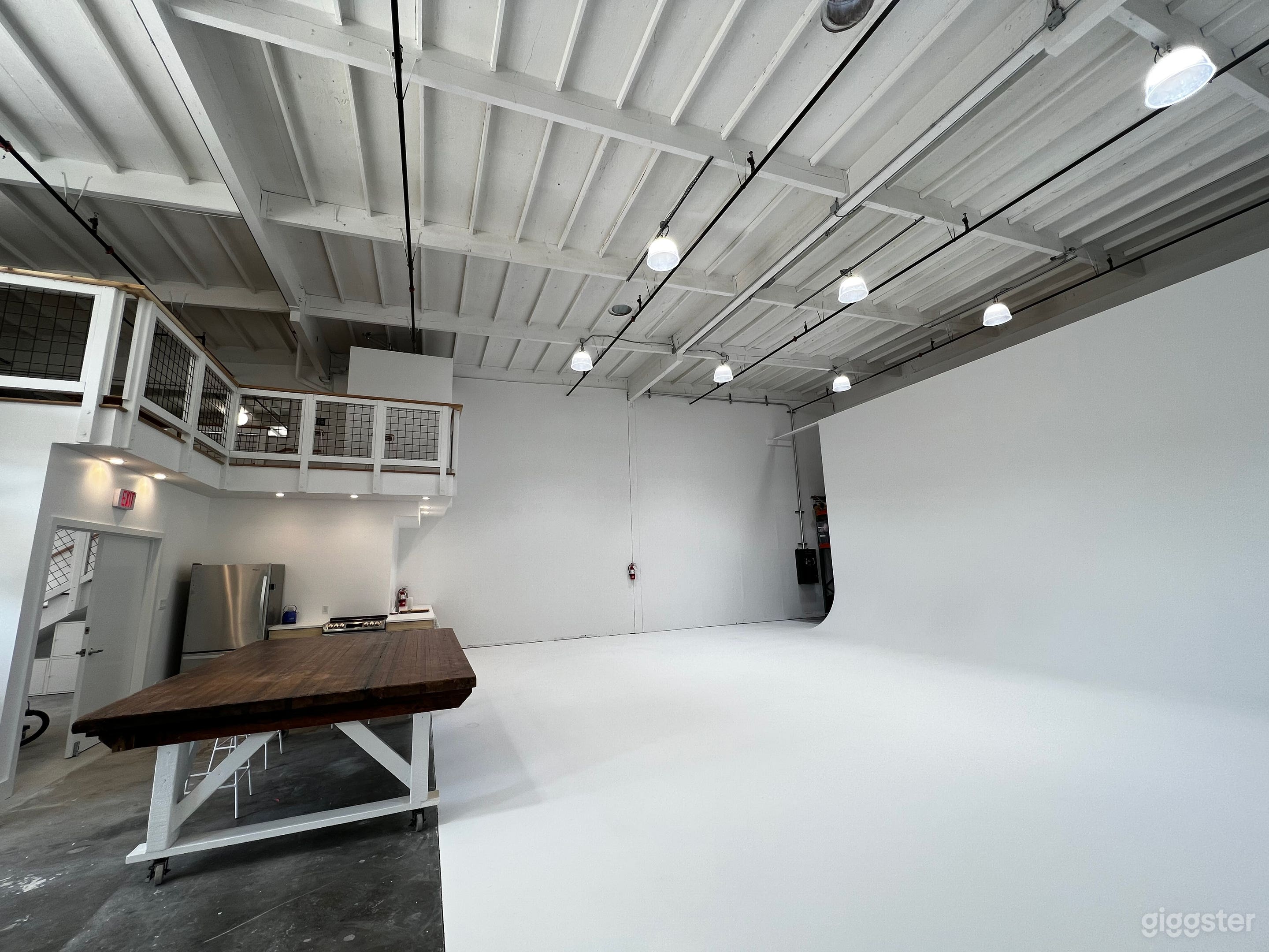 Cyclorama &amp; Shooting Space