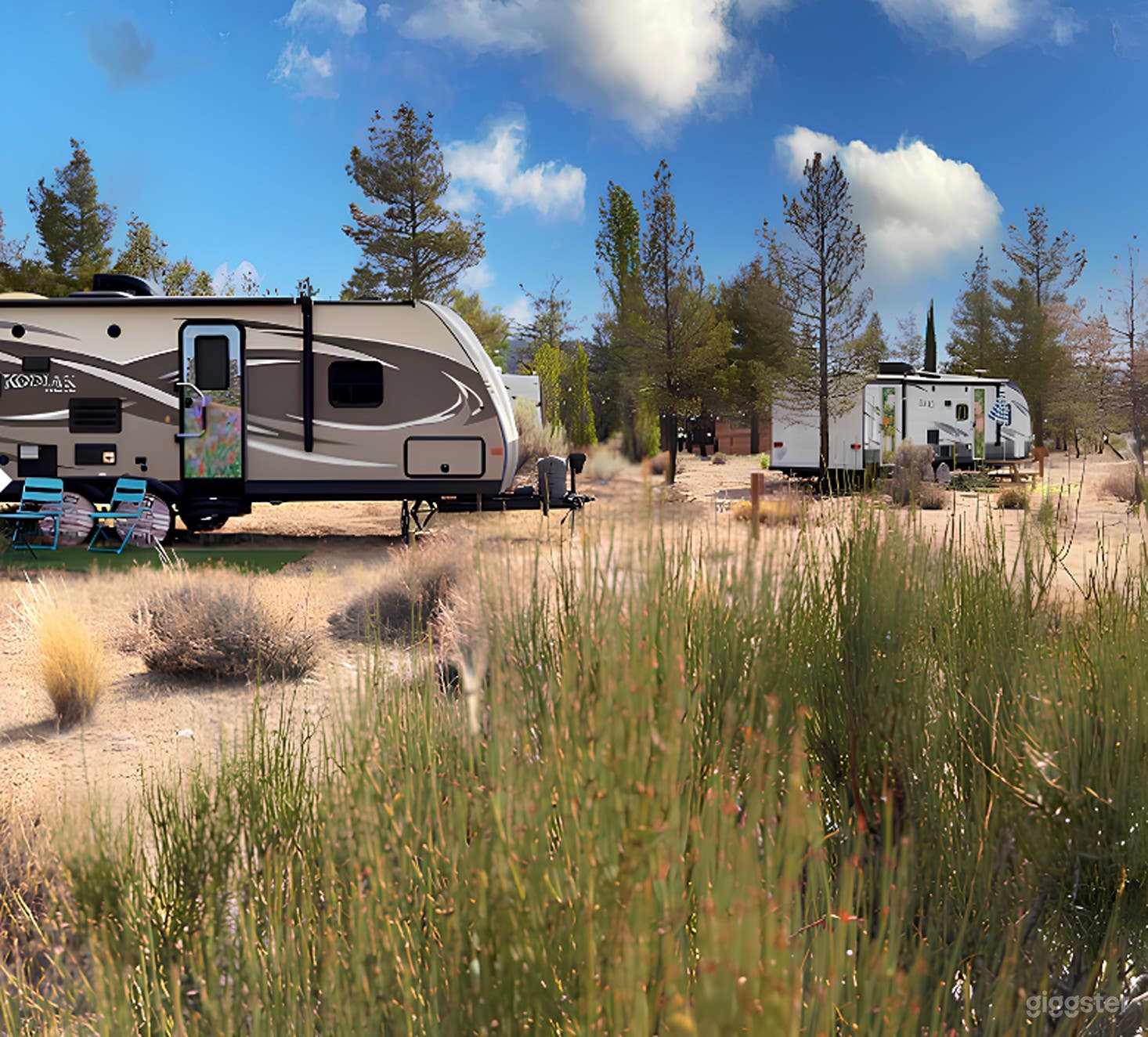 Cozy RV Camper  Photo 2