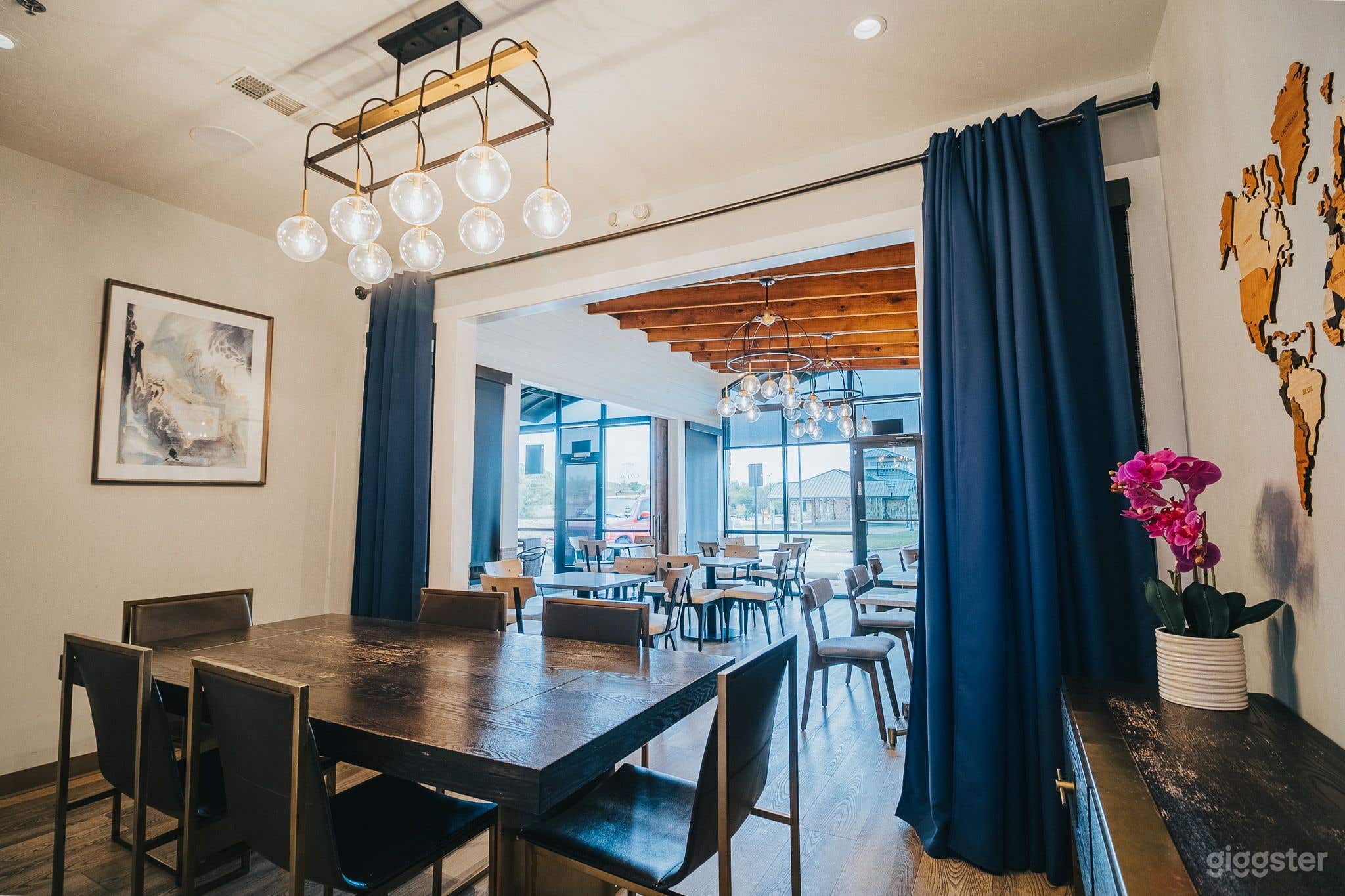 Conference Room for 8 Photo 4