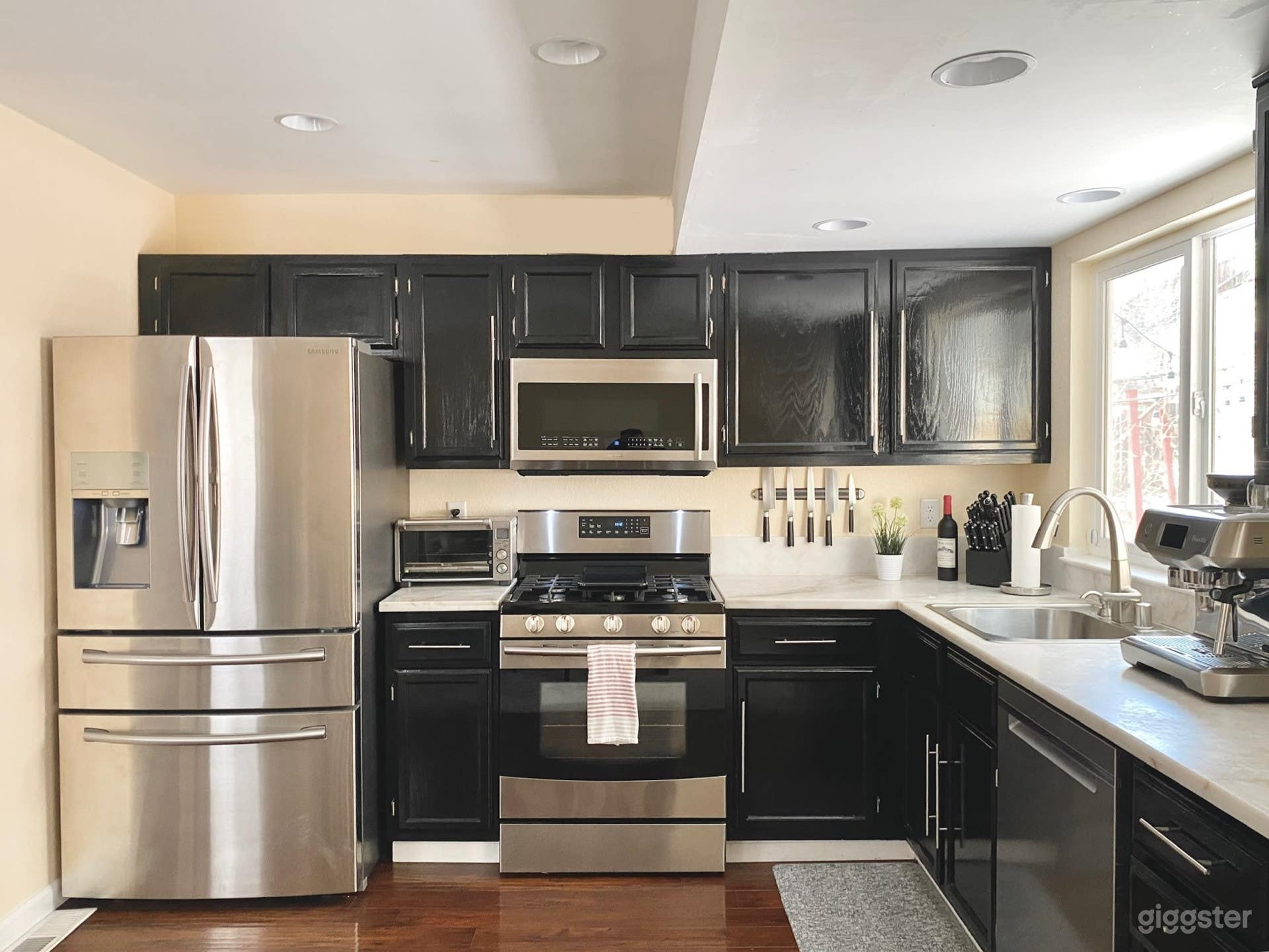 Reno Gem: 3.5 Miles to DT, 40 Miles to Tahoe Photo 4