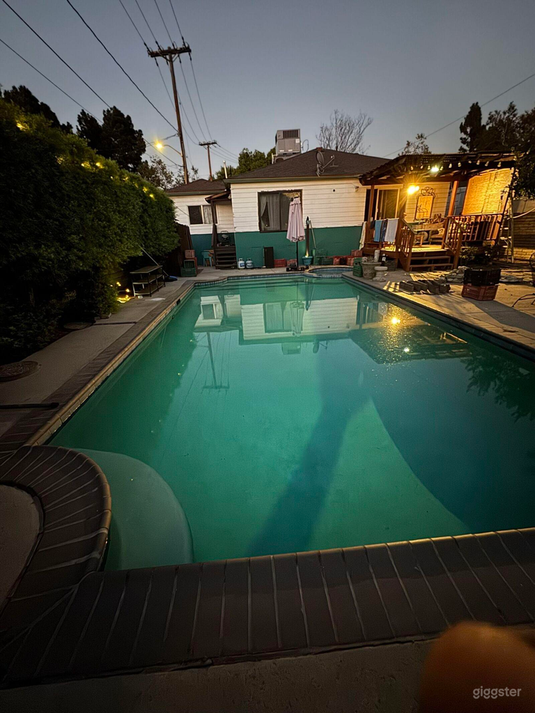  Vibrant Blue Pool & Outdoor Lounge in Heart of Burbank 