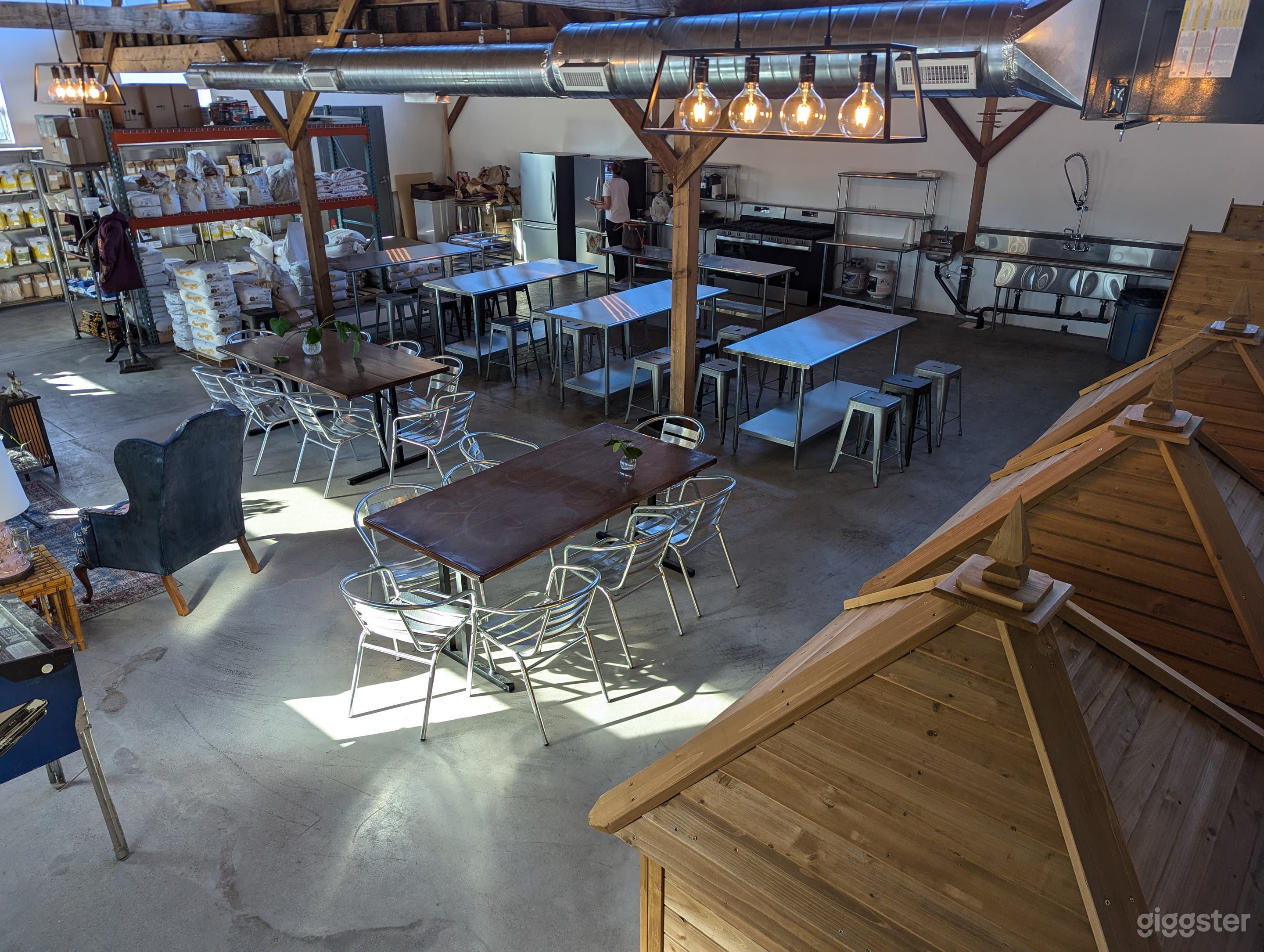 Warehouse flex/event space Photo 4