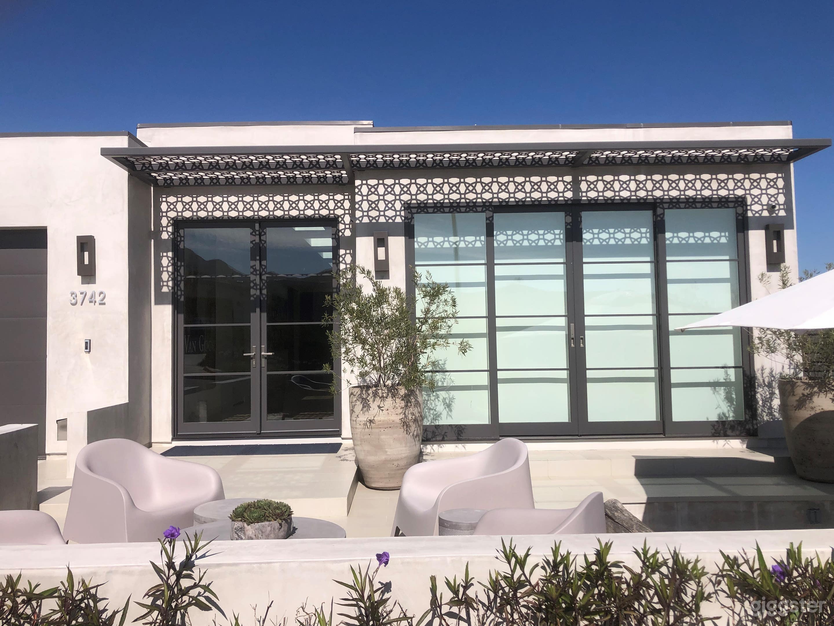 Malibu Contemporary Beach House Photo 2