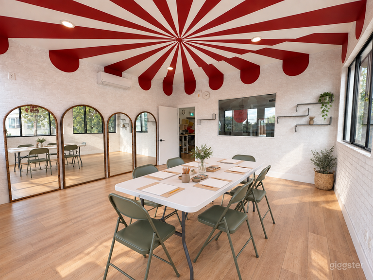  Sunlit Dunbar Studio with a Dramatic Canopy Ceiling 