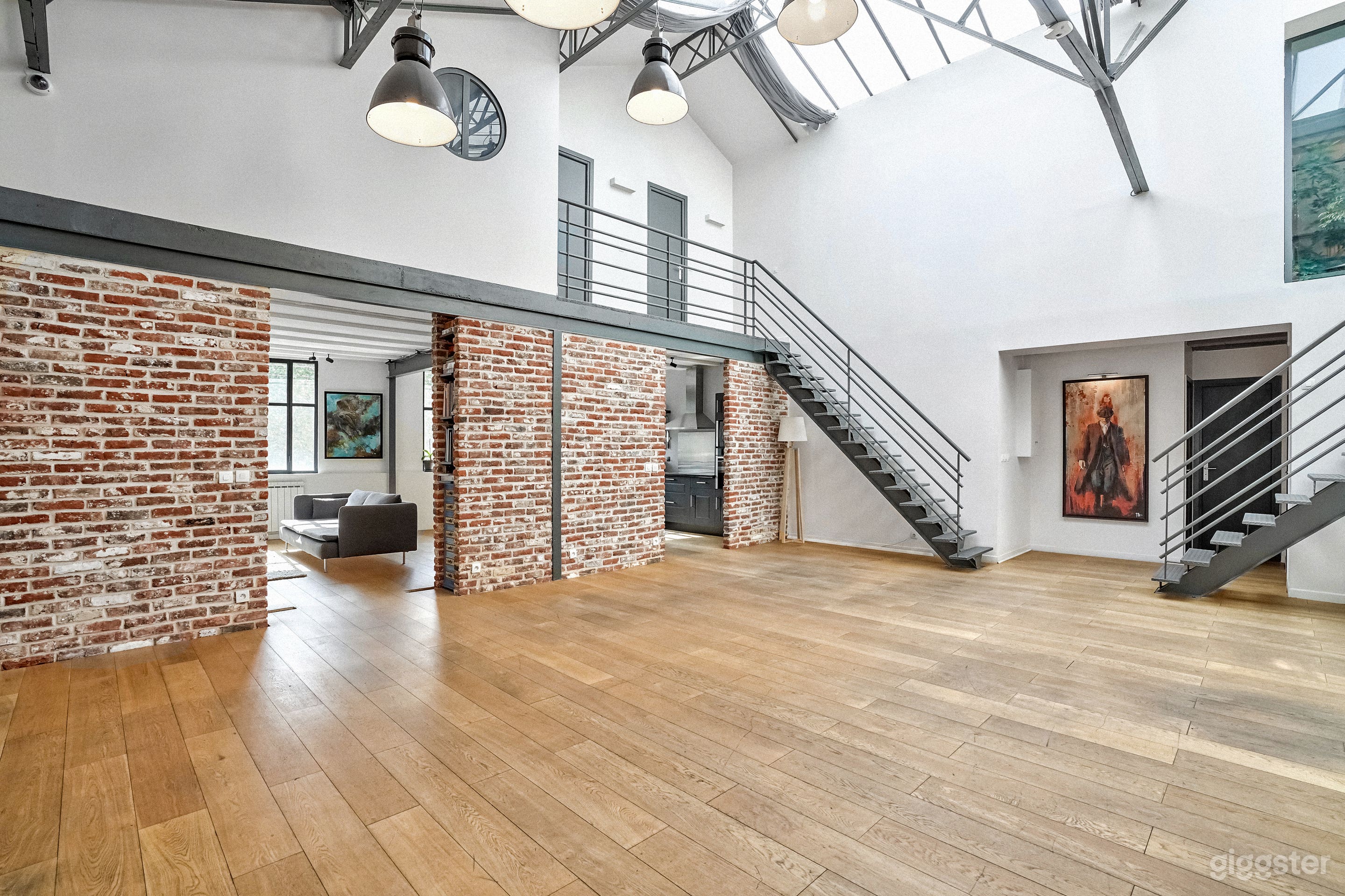 Photo de Grand loft industriel Eiffel : briques et verrière 4