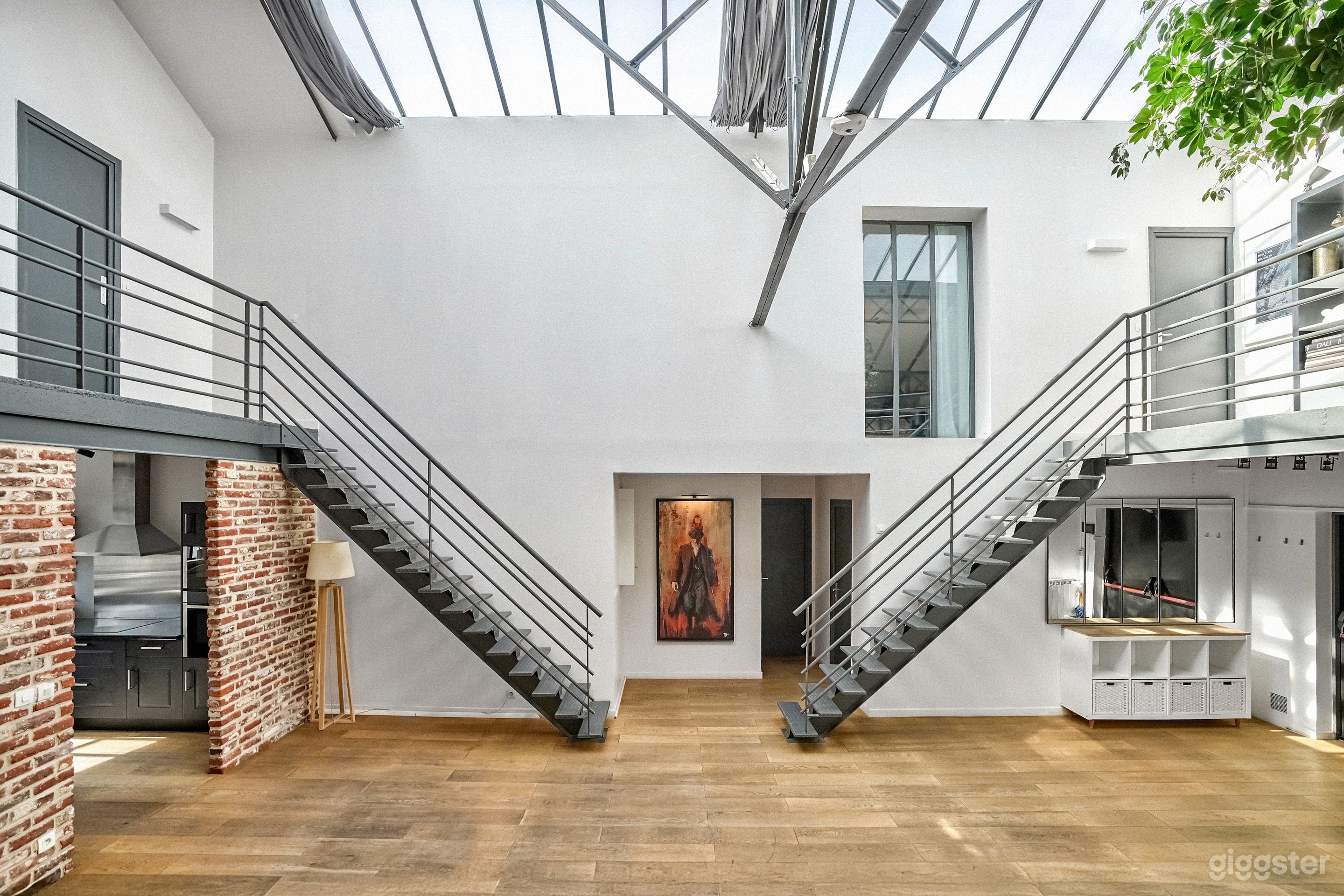 Photo de Grand loft industriel Eiffel : briques et verrière 1