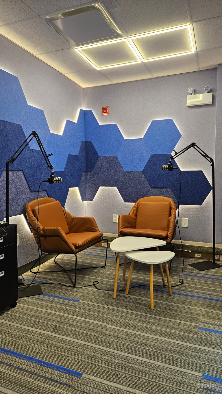  Premium Podcast Lounge & Photo/Film Studio  