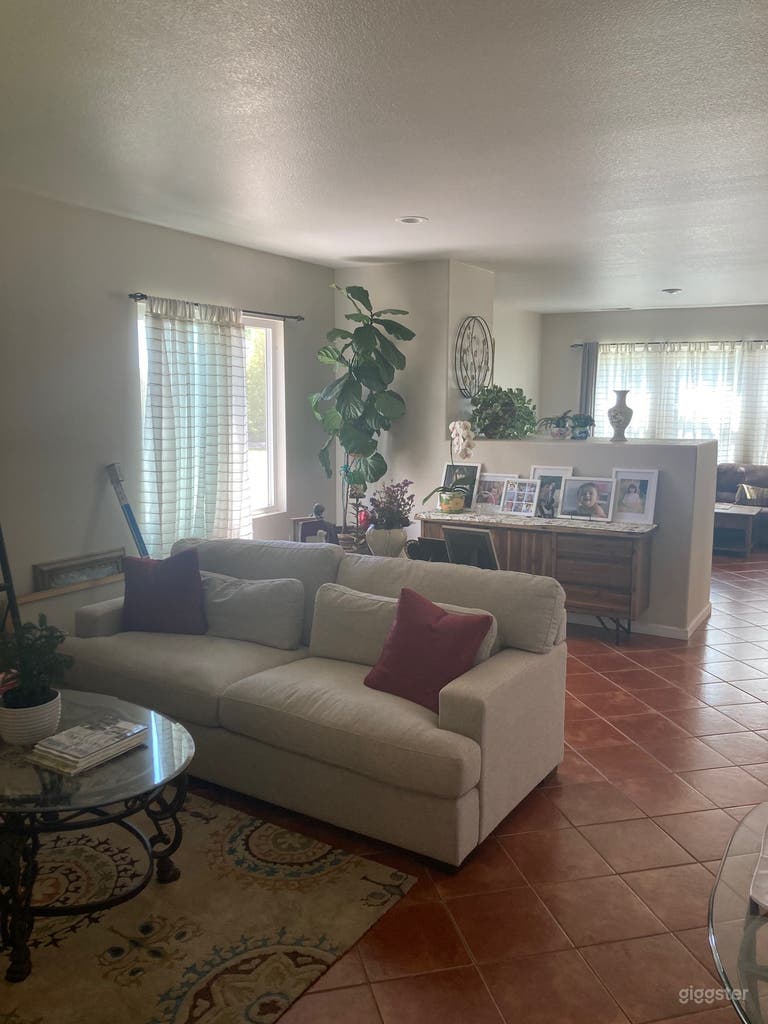 Living room 