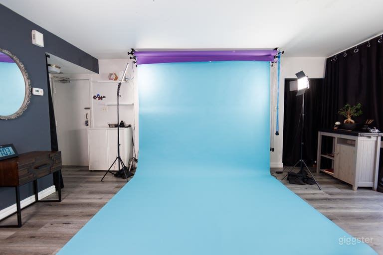  Photography Studio with Lighting & ColourBackdrops 