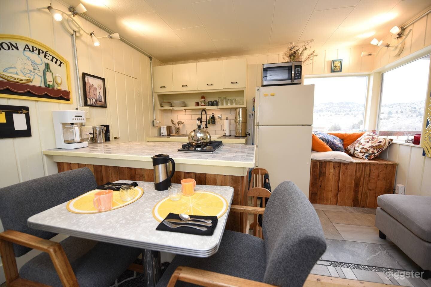 Valley Views Roadside Cabin Photo 2