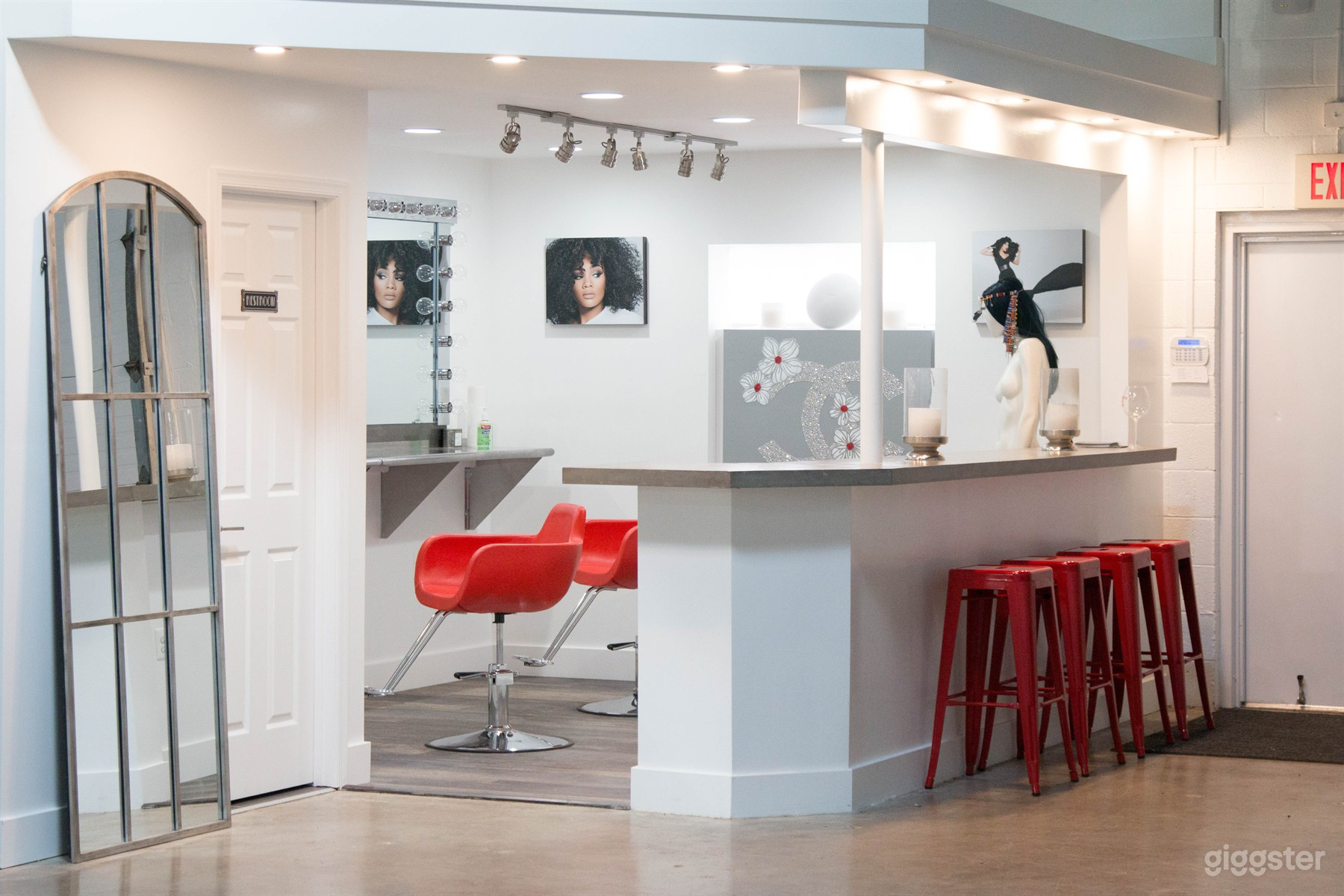 Warehouse Style / Premier Boutique DMV Creative Studio Photo 4