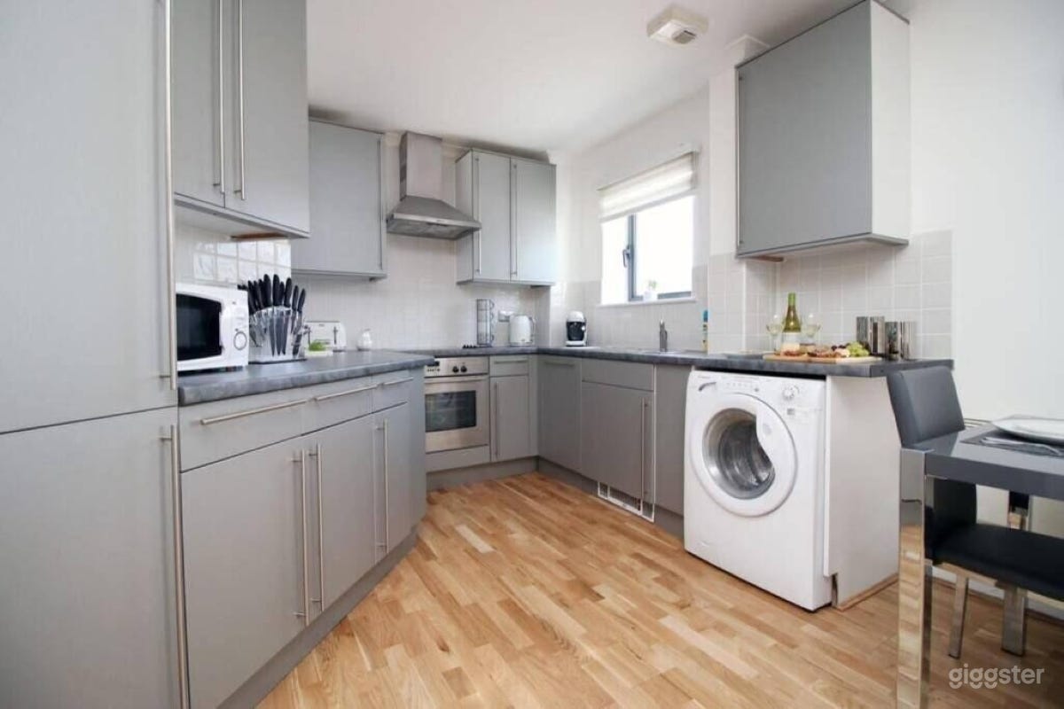 The Dray Court: Luxury 2-Bedroom Apartment Photo 4