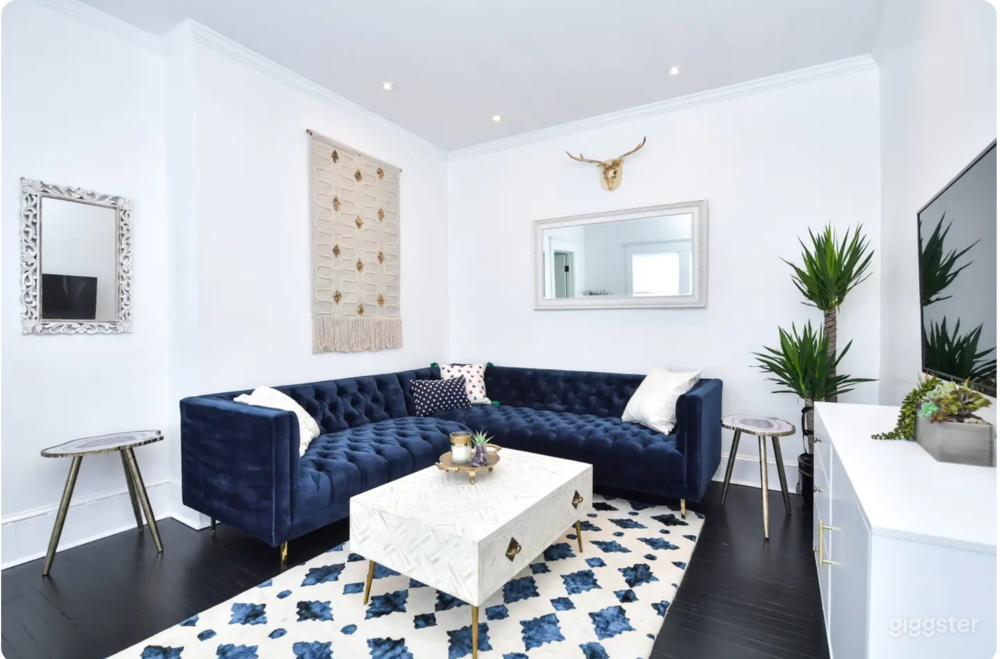 Stag | Chic Furnished Apartment Photo 3