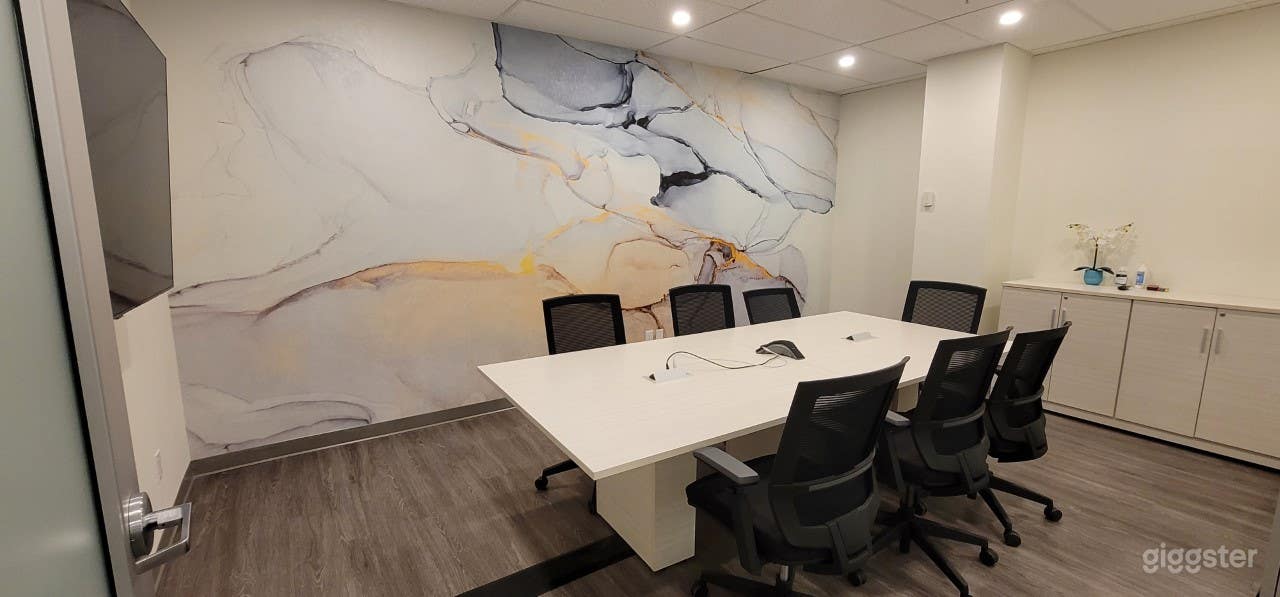 Amber Boardroom  Photo 2