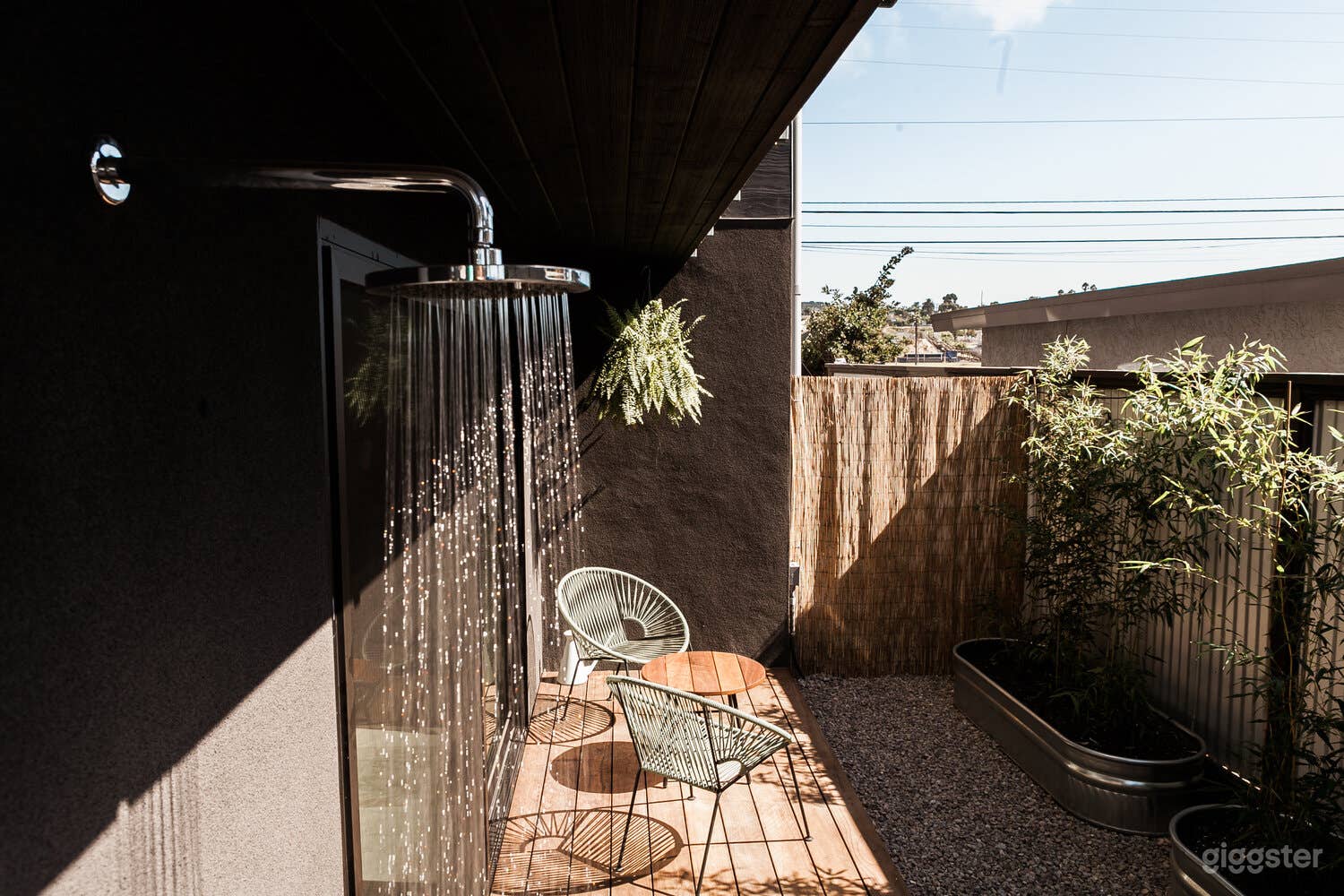 Naturally Elegant Space with Outdoor Patio - Earth Room Photo 2