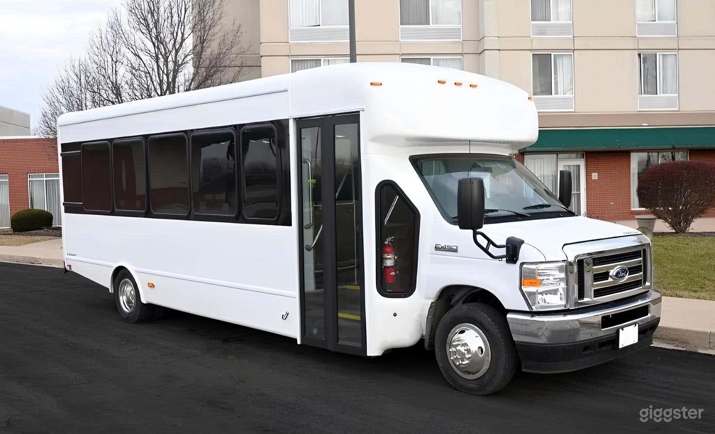 Ford Meritrans Executive Shuttle 44 Photo 1