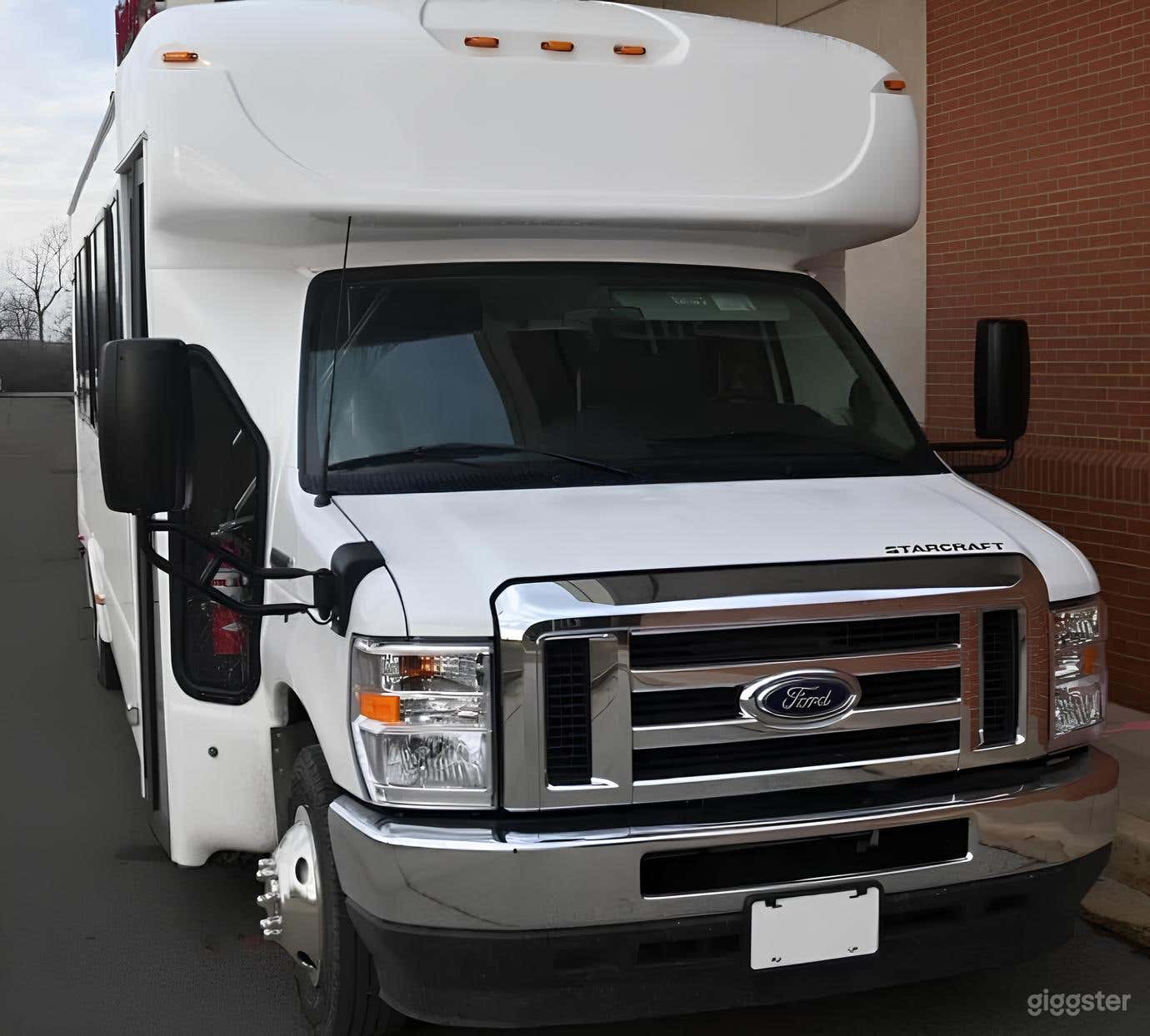 Ford Meritrans Executive Shuttle 44 Photo 2