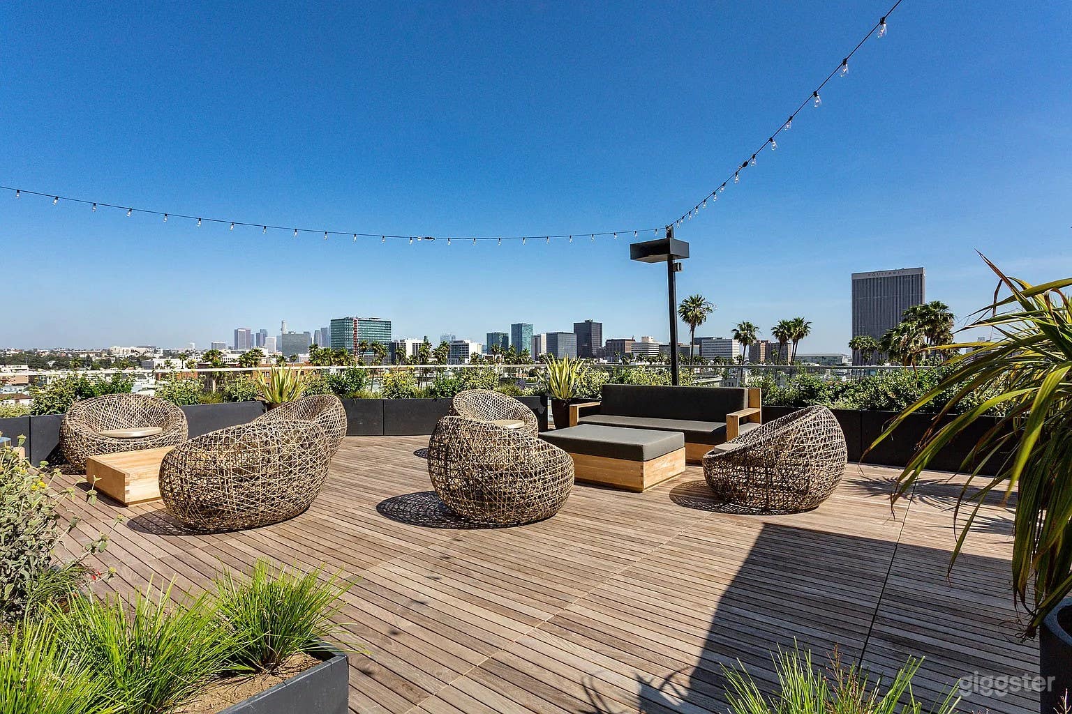 3,511 SF rooftop with views of DTLA Photo 2