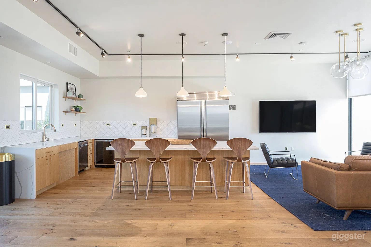 3,511 SF rooftop with views of DTLA Photo 4