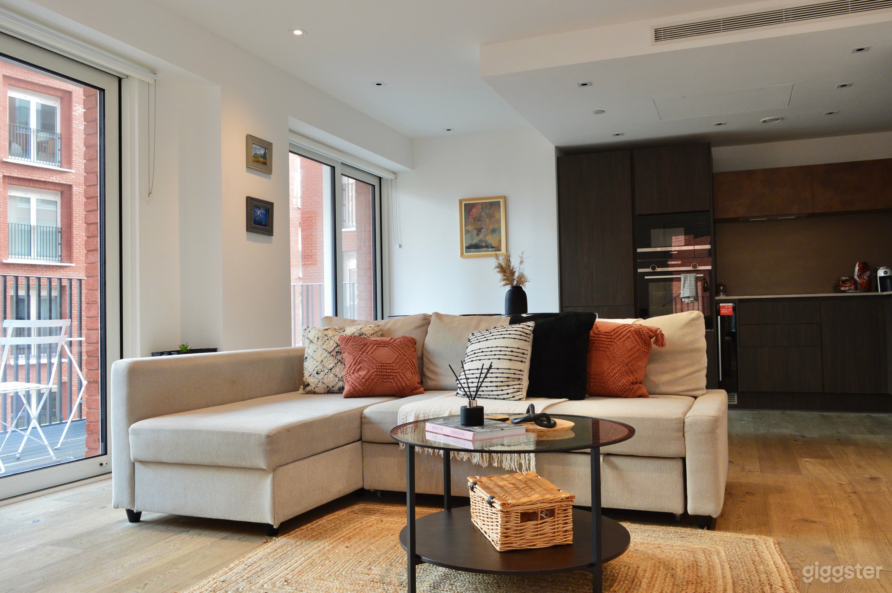 Luxury 2 Bed Apartment in Central London Photo 3
