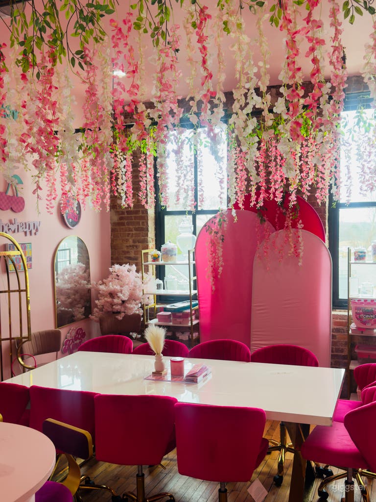  💞Pretty in Pink 💞Event Space 