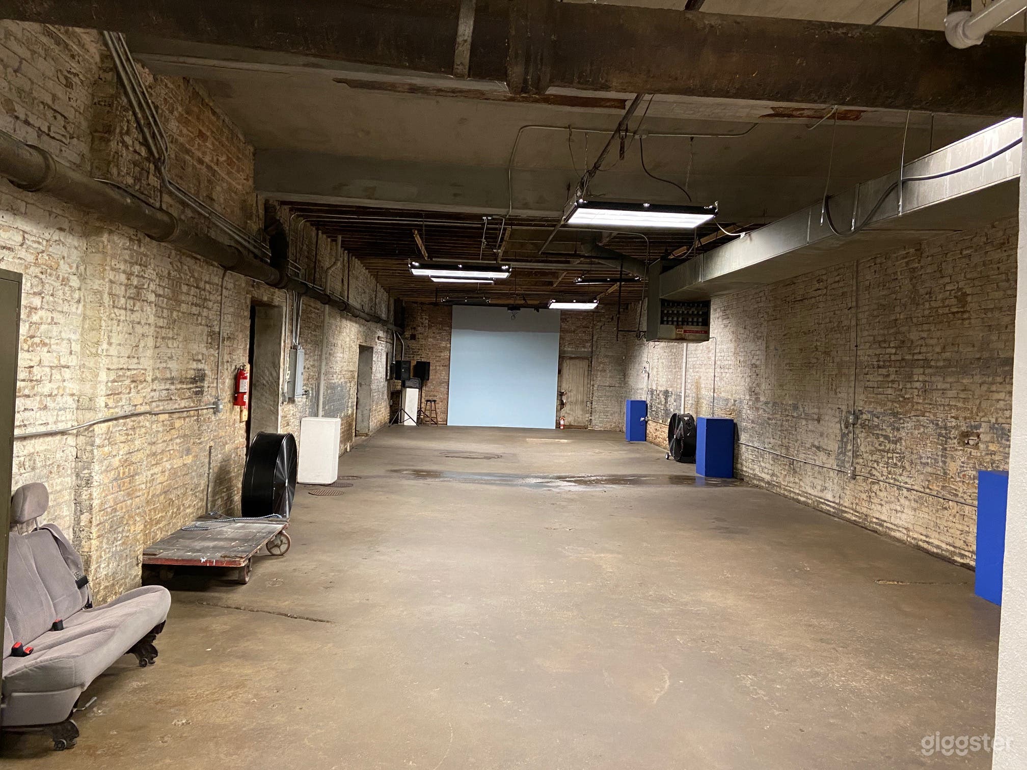 Industrial Refurbished 1962 Urban Warehouse Photo 4