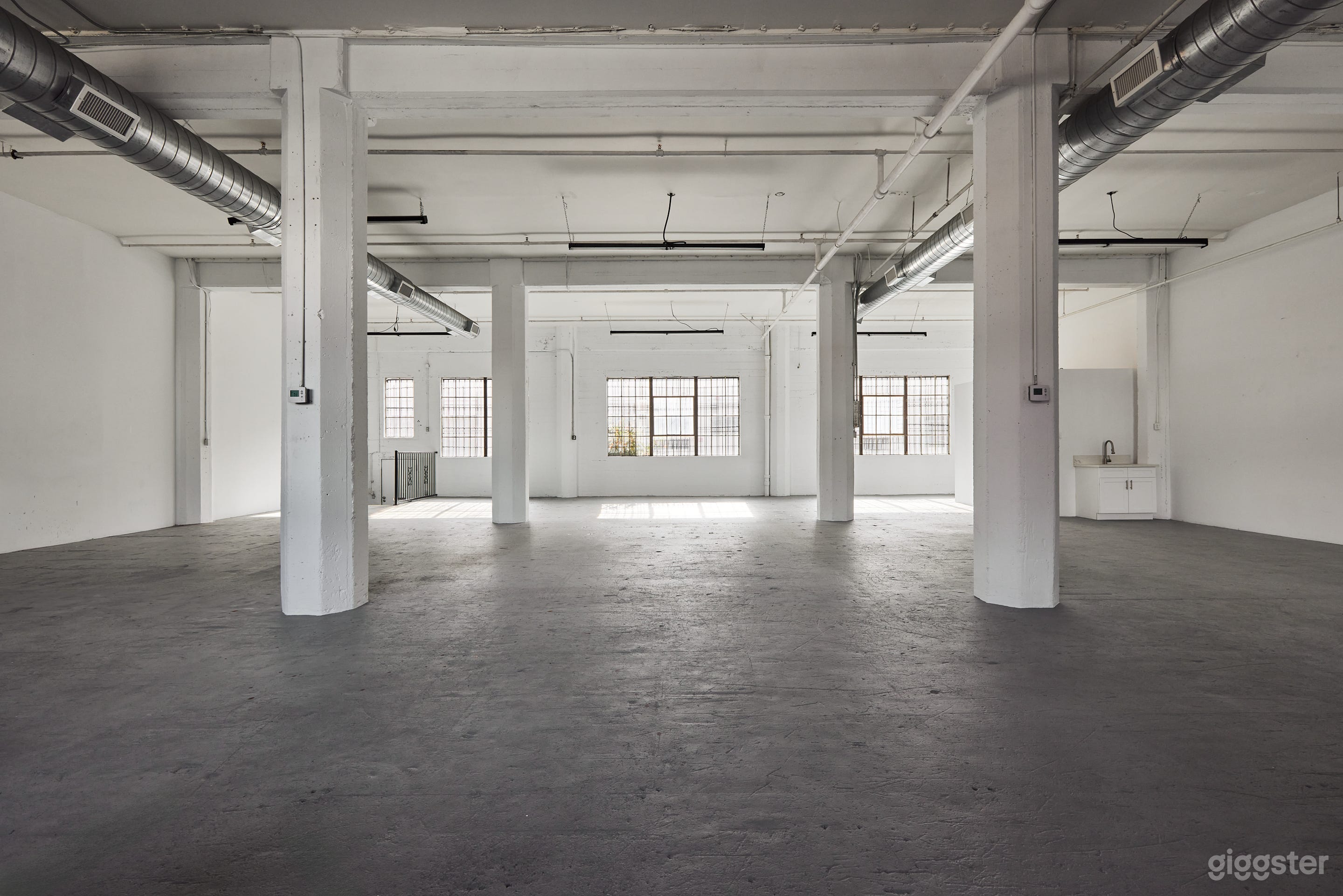 5000 SQFT Arts District Production Space Photo 3