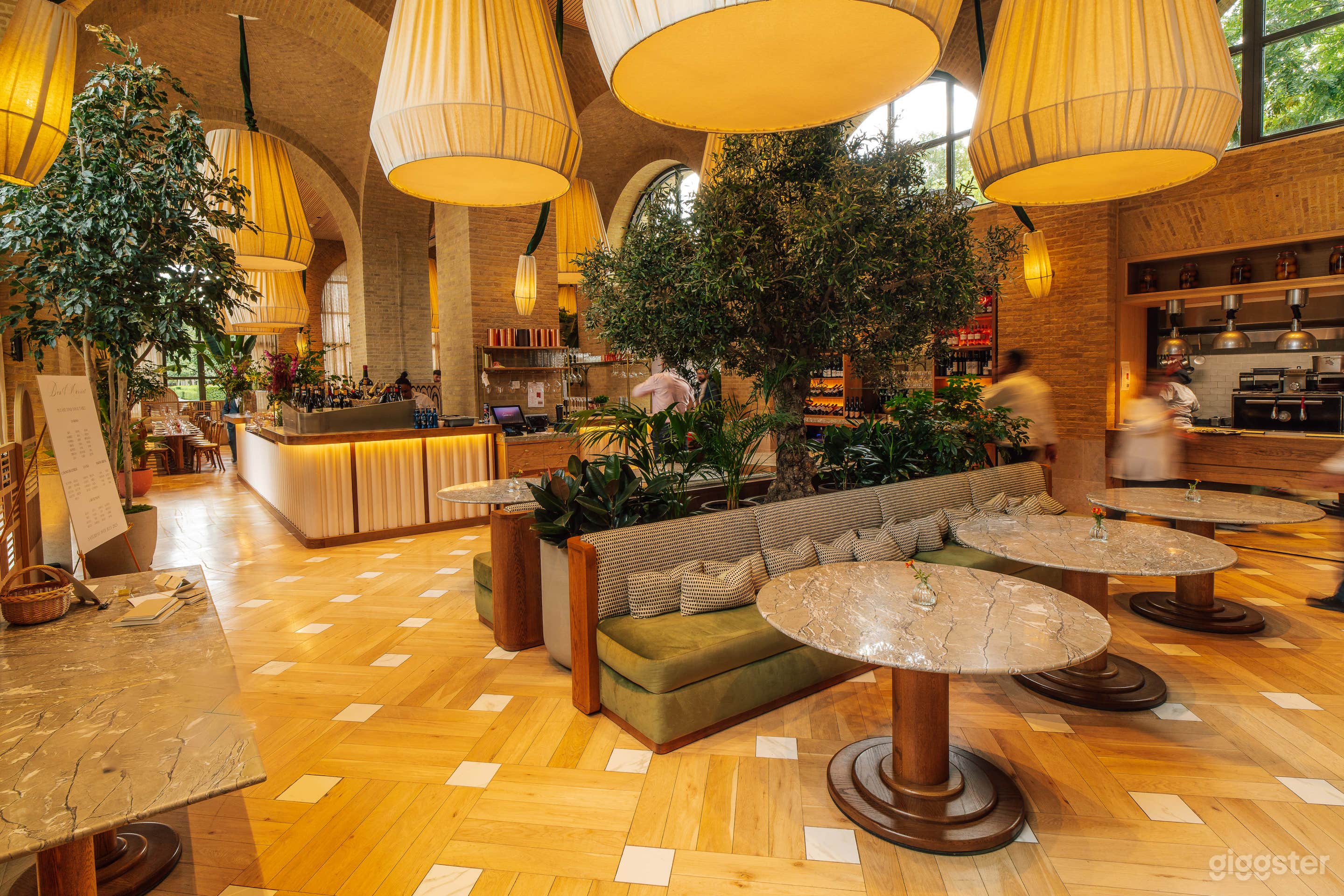 A stunning Spanish venue in the heart of Chelsea Photo 4