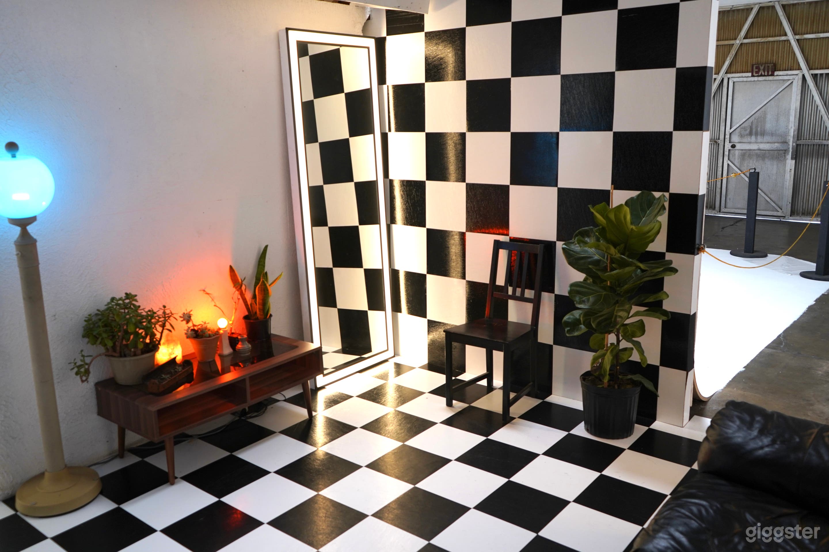 Cyclorama Wall And 50+ Backdrops Natural Daylight Photo 4