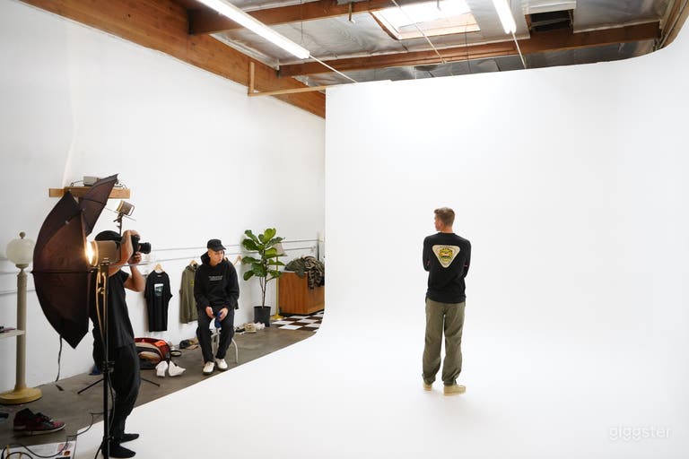  Cyclorama Wall And 50+ Backdrops Natural Daylight 