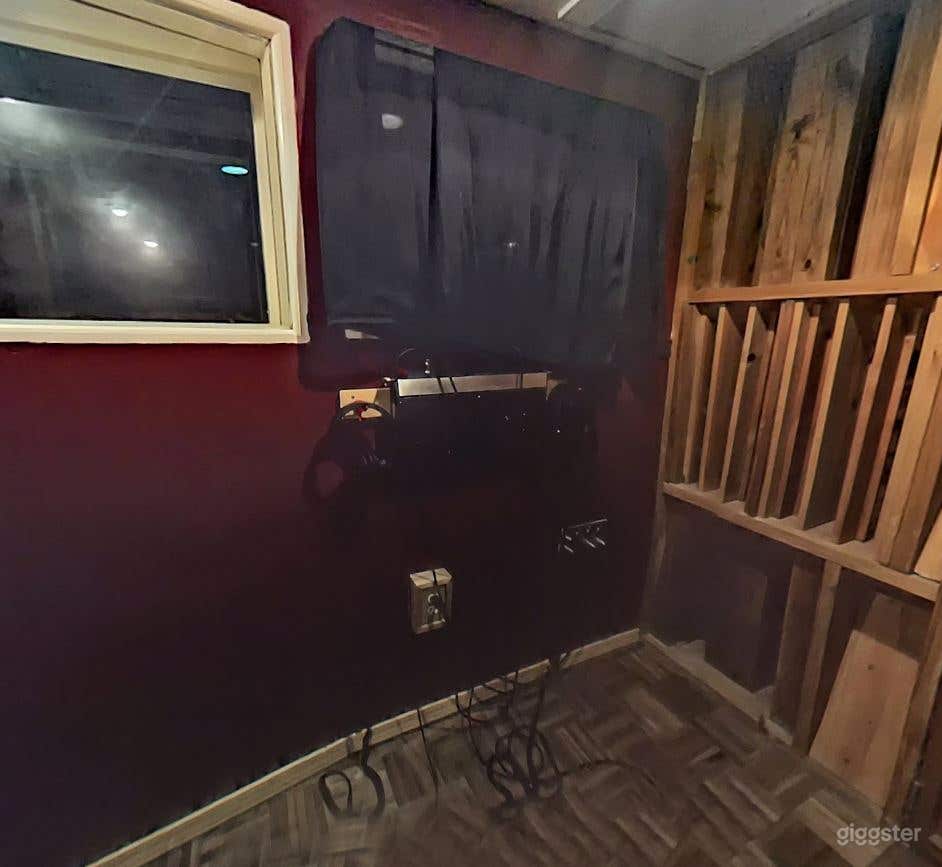 Isolation Room for Voice Over Photo 4