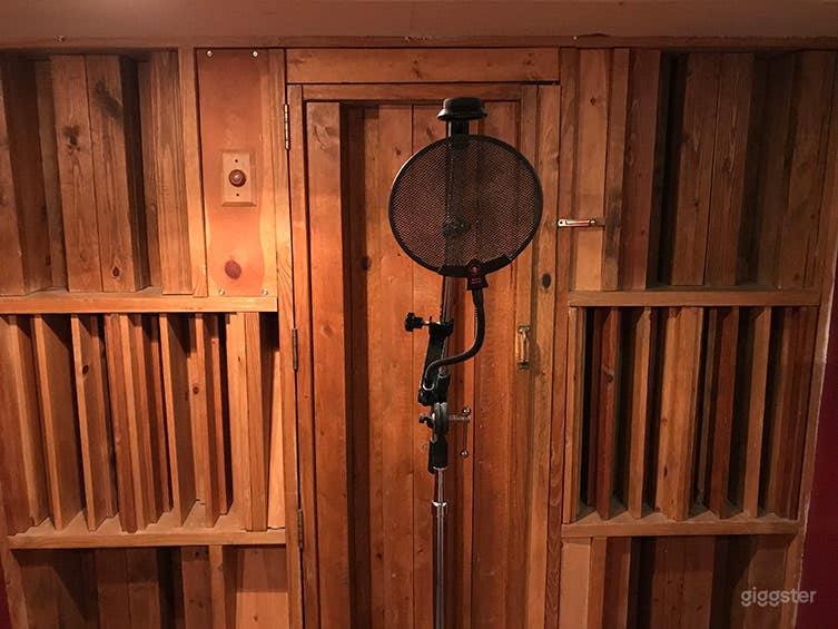 Isolation Room for Voice Over Photo 3