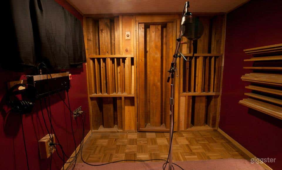 Isolation Room for Voice Over Photo 1