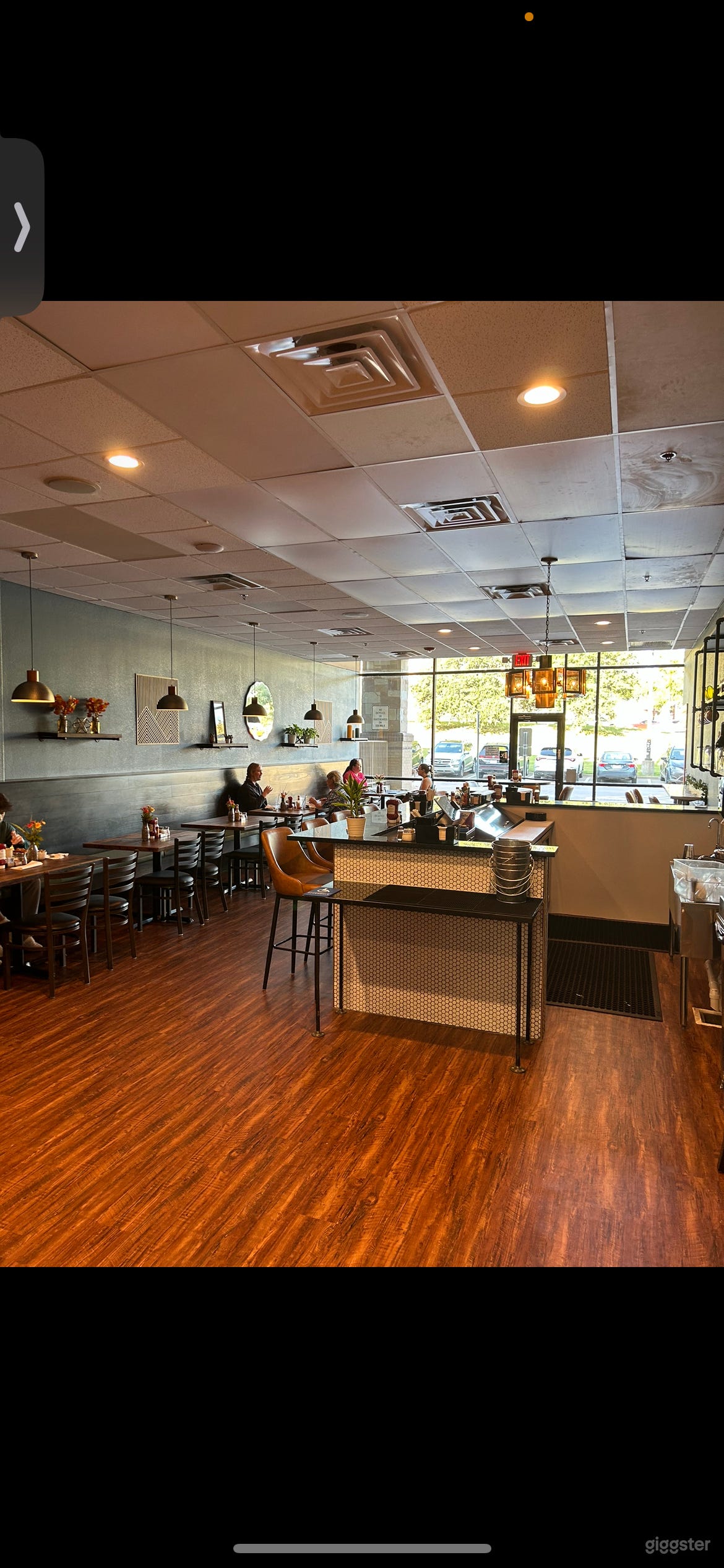 MCM BAR/RESTAURANT/EVENT SPACE Photo 2